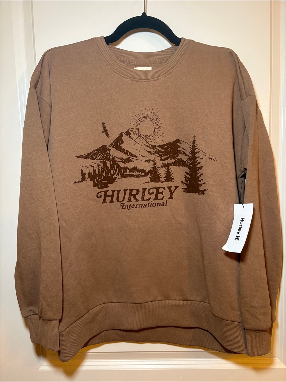NWT Hurley Women’s Brown Crewneck Sweatshirt with Mountain Graphic Size XS New